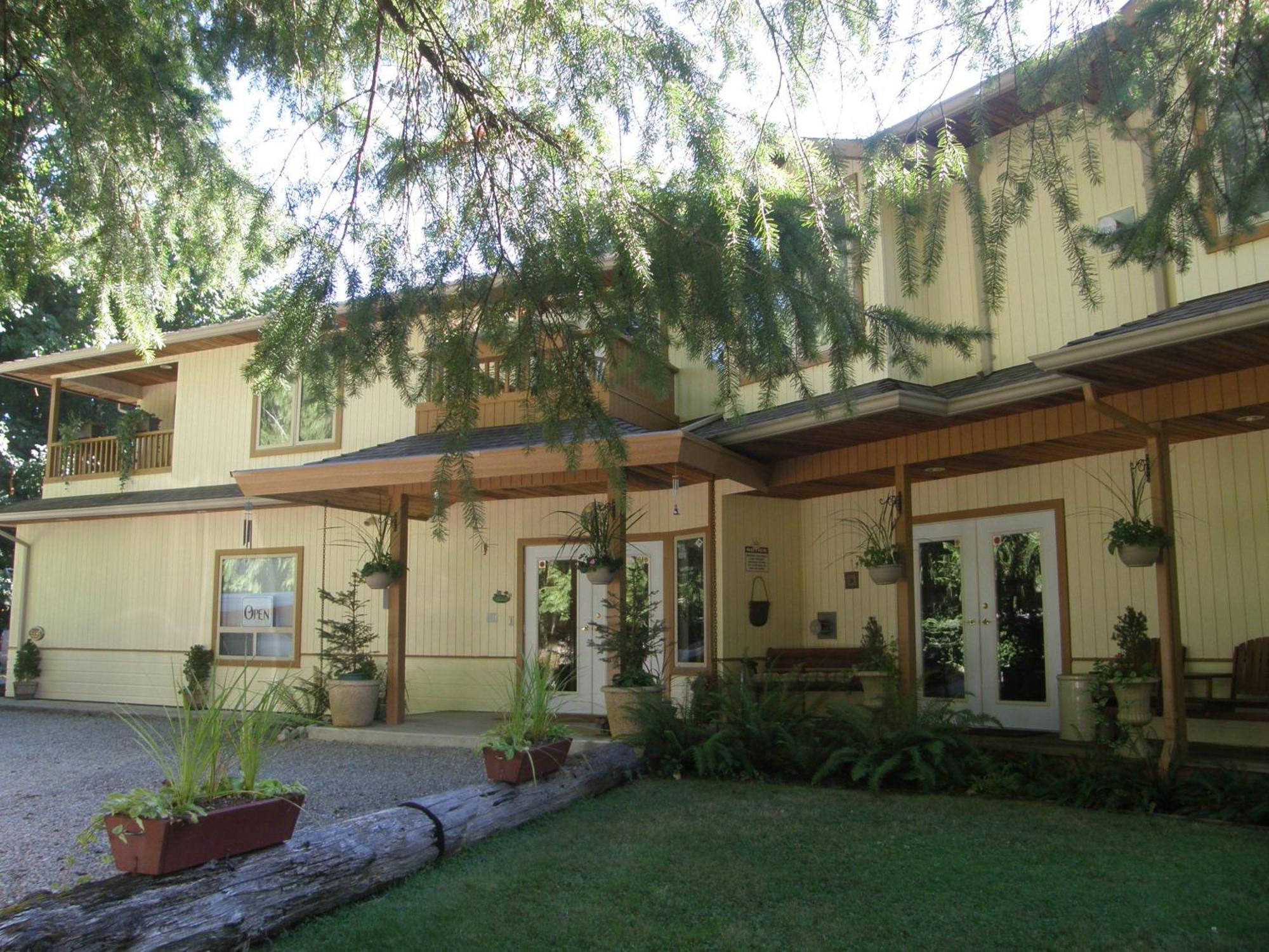 Cedar Wood Lodge Bed & Breakfast Inn Port Alberni Zewnętrze zdjęcie