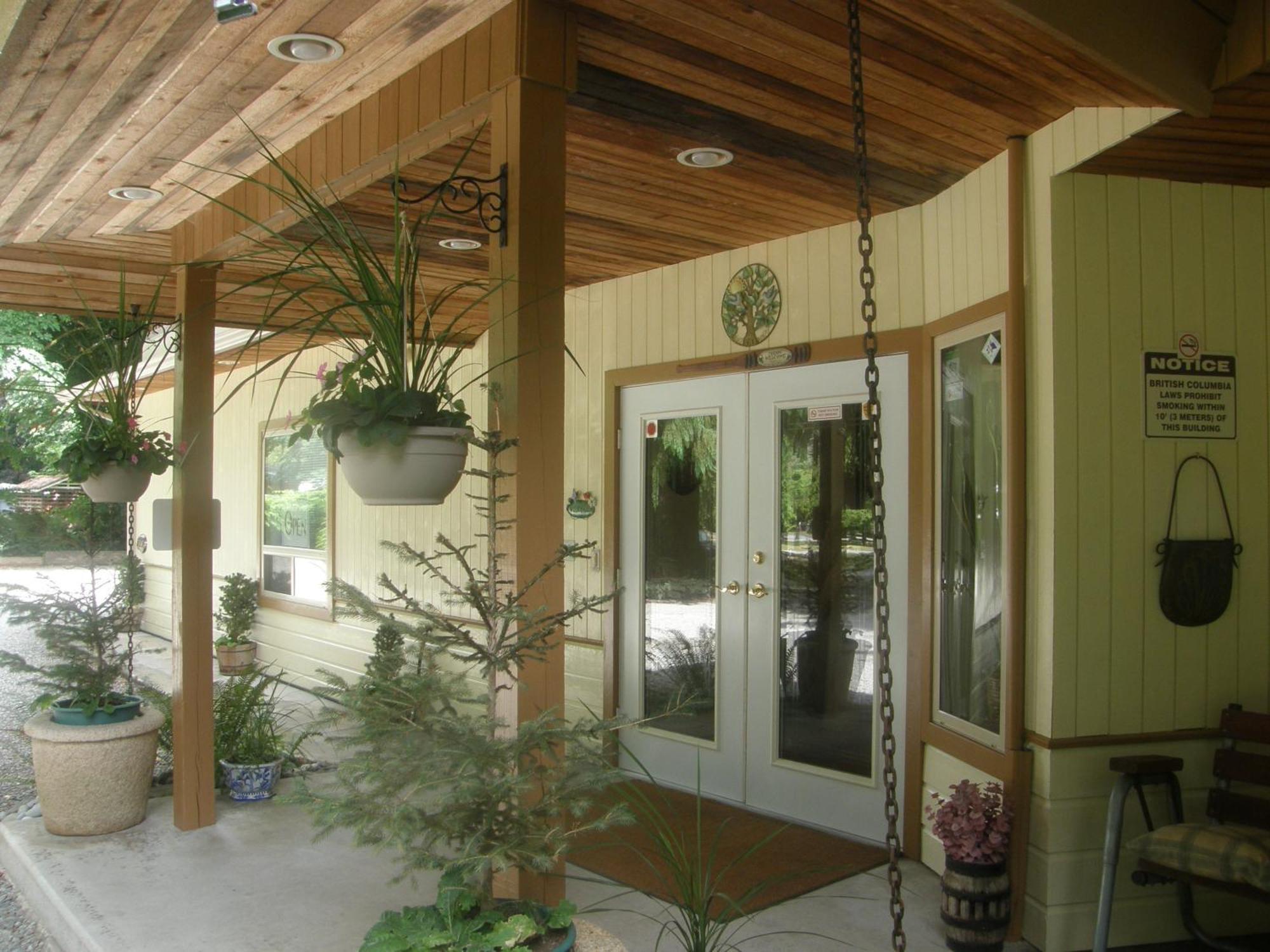 Cedar Wood Lodge Bed & Breakfast Inn Port Alberni Zewnętrze zdjęcie