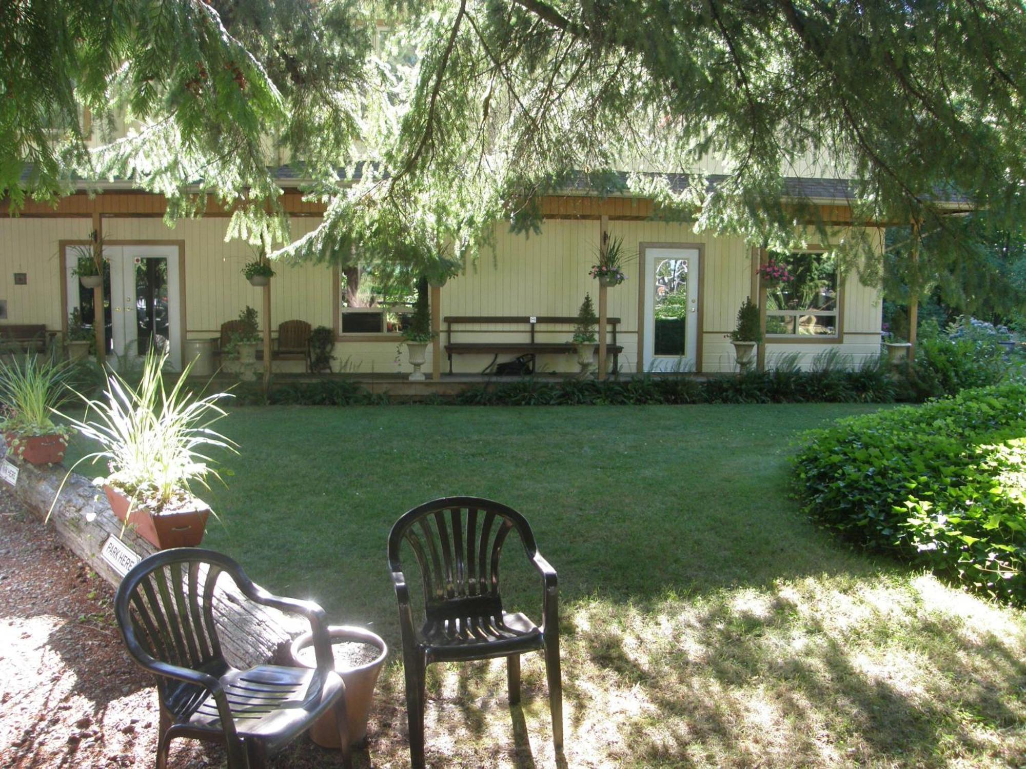 Cedar Wood Lodge Bed & Breakfast Inn Port Alberni Zewnętrze zdjęcie
