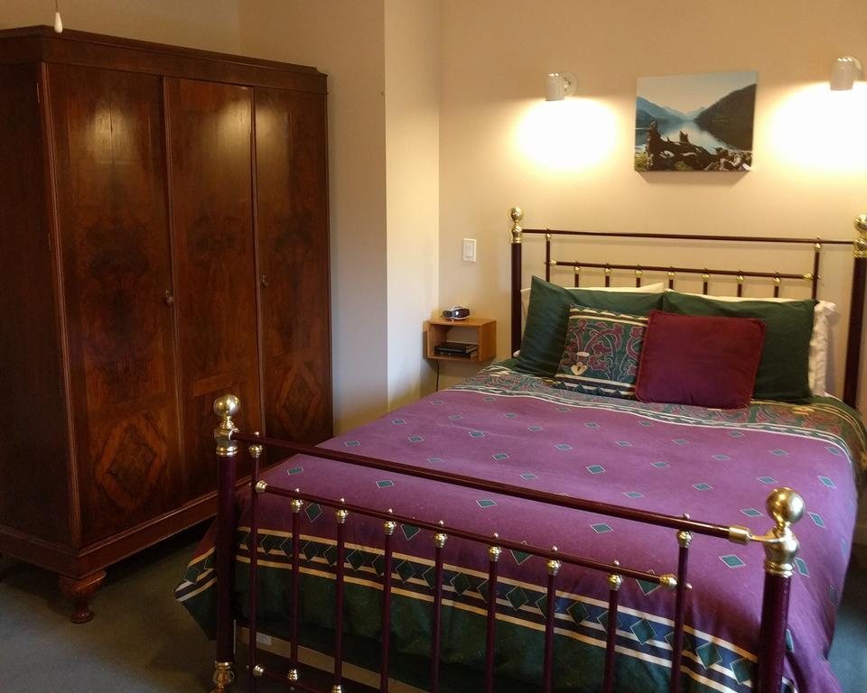 Cedar Wood Lodge Bed & Breakfast Inn Port Alberni Zewnętrze zdjęcie