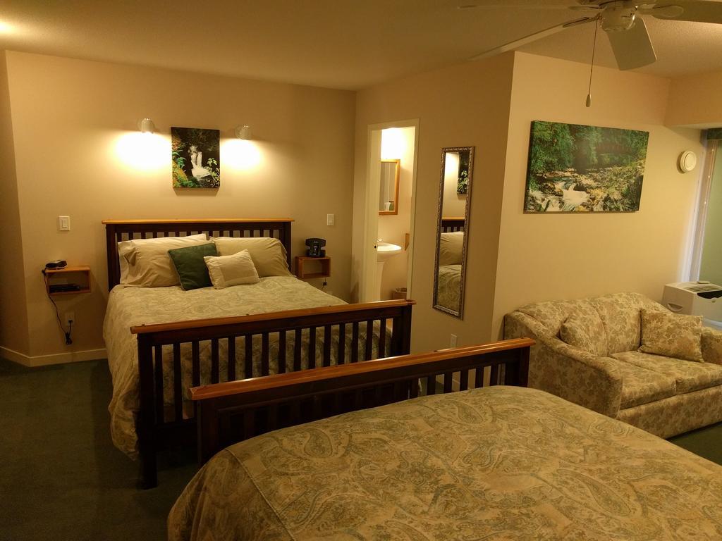 Cedar Wood Lodge Bed & Breakfast Inn Port Alberni Zewnętrze zdjęcie