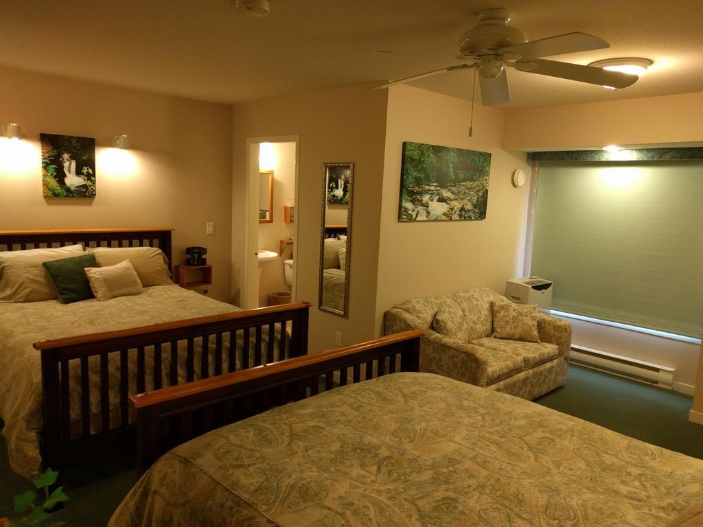 Cedar Wood Lodge Bed & Breakfast Inn Port Alberni Zewnętrze zdjęcie