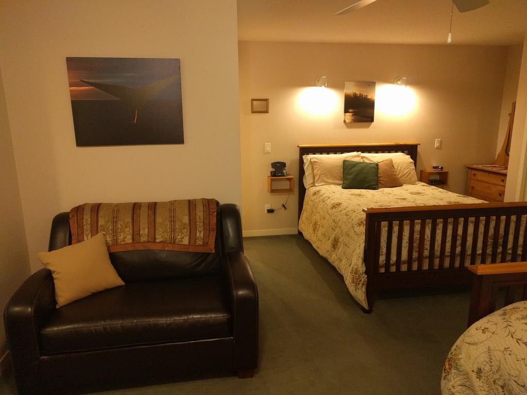 Cedar Wood Lodge Bed & Breakfast Inn Port Alberni Zewnętrze zdjęcie