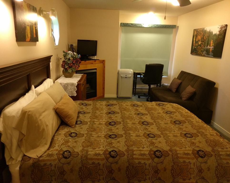 Cedar Wood Lodge Bed & Breakfast Inn Port Alberni Zewnętrze zdjęcie