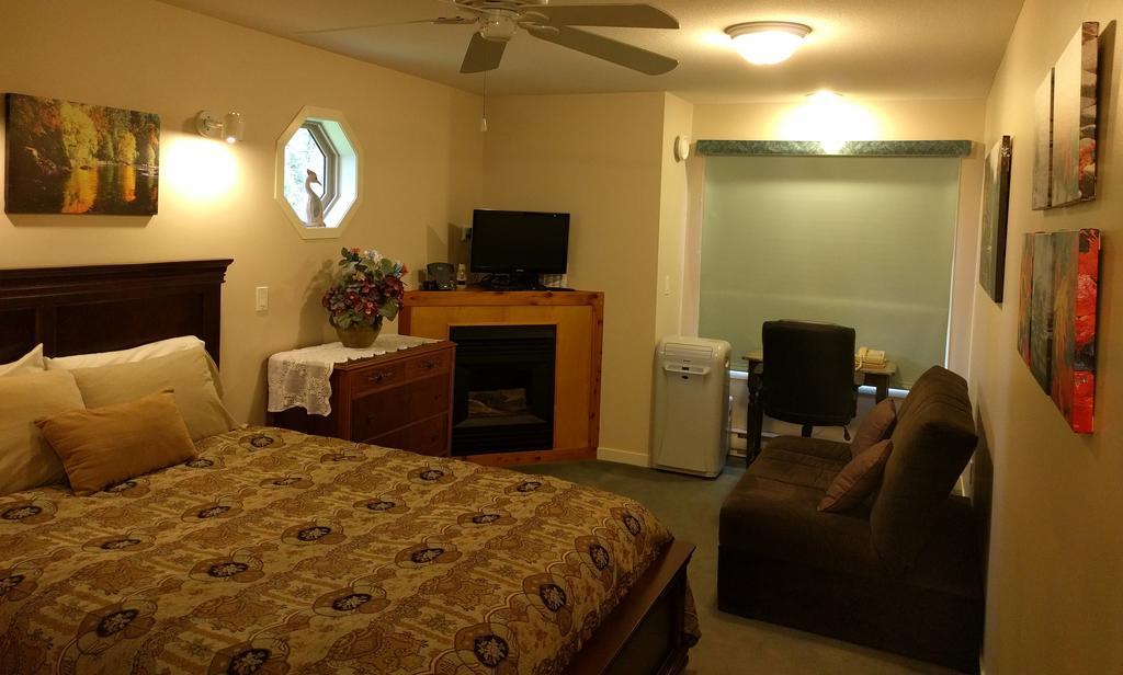 Cedar Wood Lodge Bed & Breakfast Inn Port Alberni Zewnętrze zdjęcie