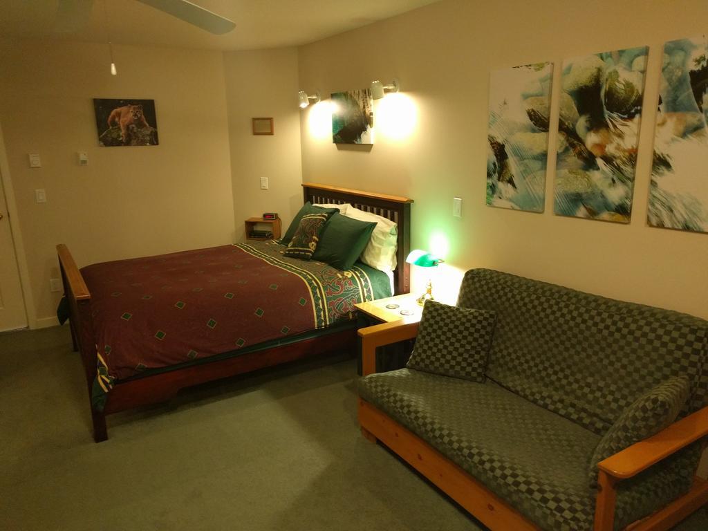 Cedar Wood Lodge Bed & Breakfast Inn Port Alberni Zewnętrze zdjęcie