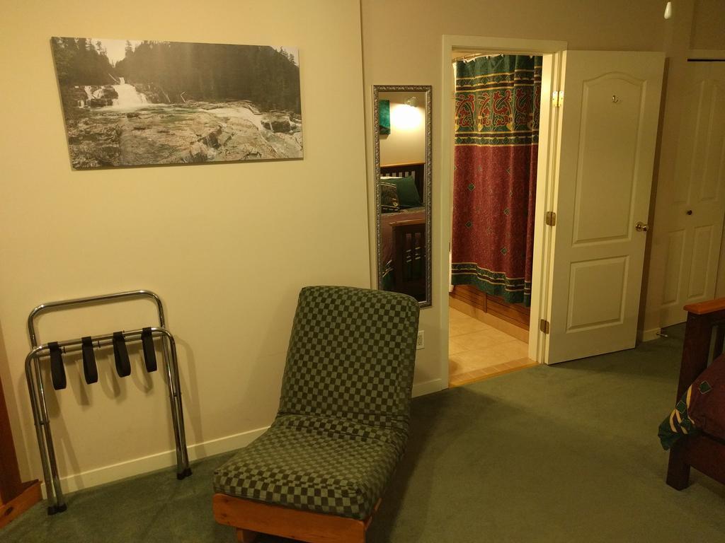 Cedar Wood Lodge Bed & Breakfast Inn Port Alberni Zewnętrze zdjęcie
