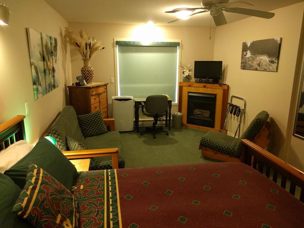 Cedar Wood Lodge Bed & Breakfast Inn Port Alberni Zewnętrze zdjęcie