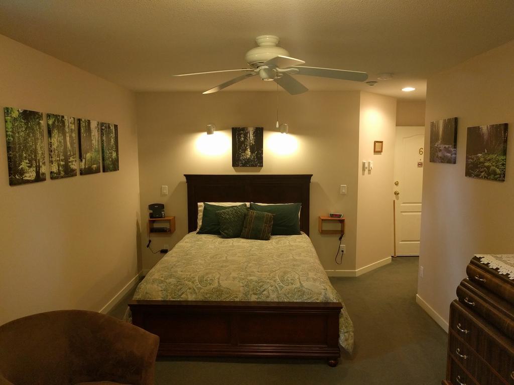 Cedar Wood Lodge Bed & Breakfast Inn Port Alberni Zewnętrze zdjęcie