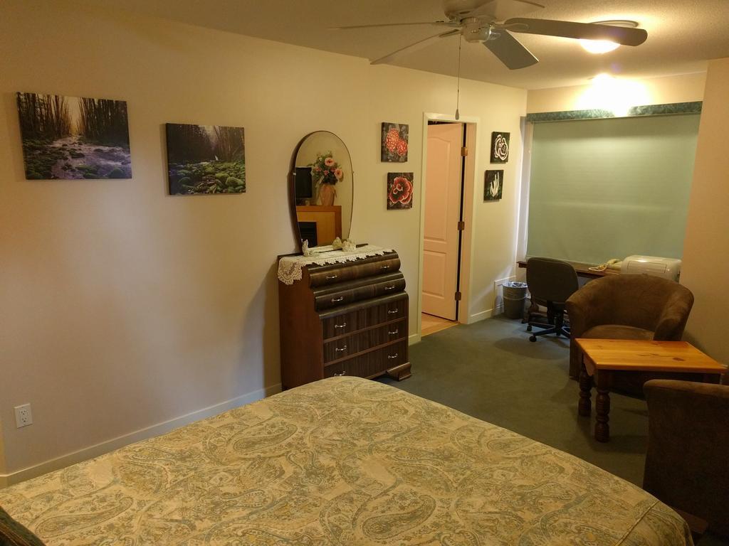 Cedar Wood Lodge Bed & Breakfast Inn Port Alberni Zewnętrze zdjęcie