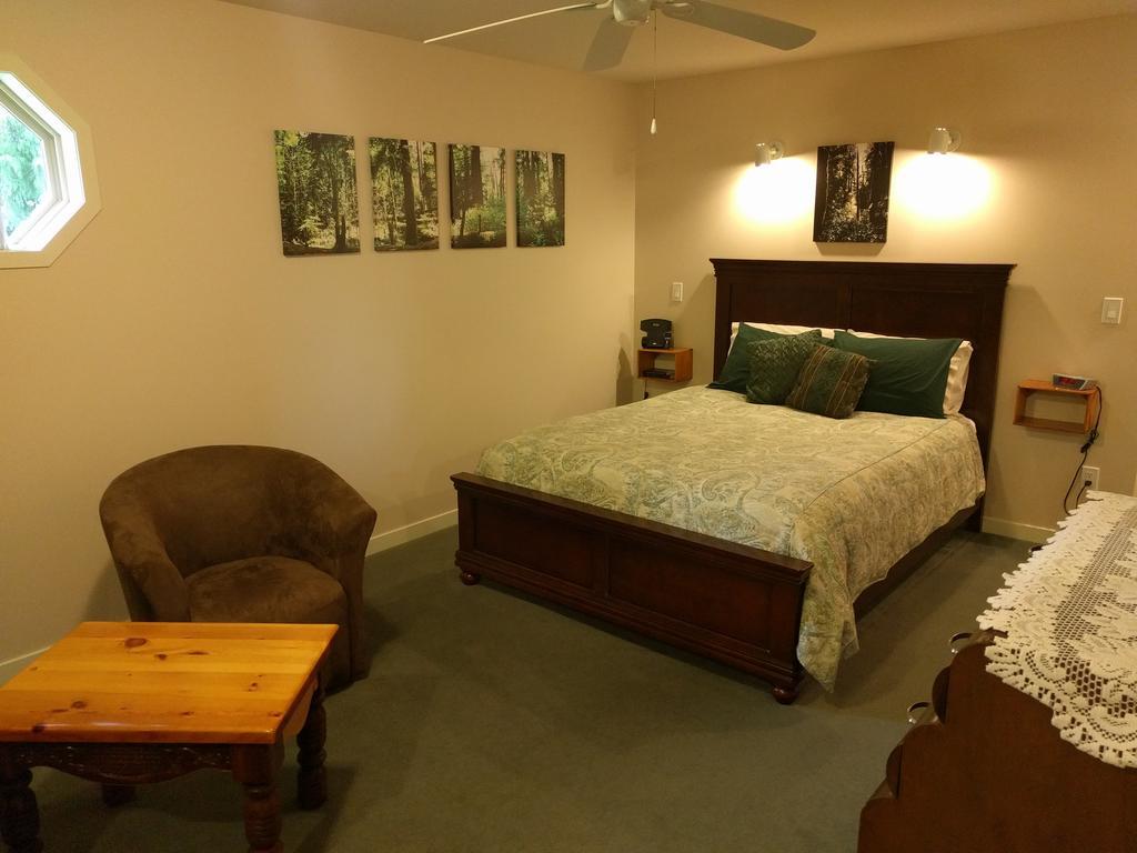 Cedar Wood Lodge Bed & Breakfast Inn Port Alberni Zewnętrze zdjęcie