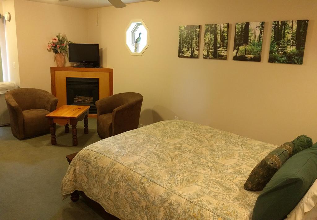 Cedar Wood Lodge Bed & Breakfast Inn Port Alberni Zewnętrze zdjęcie