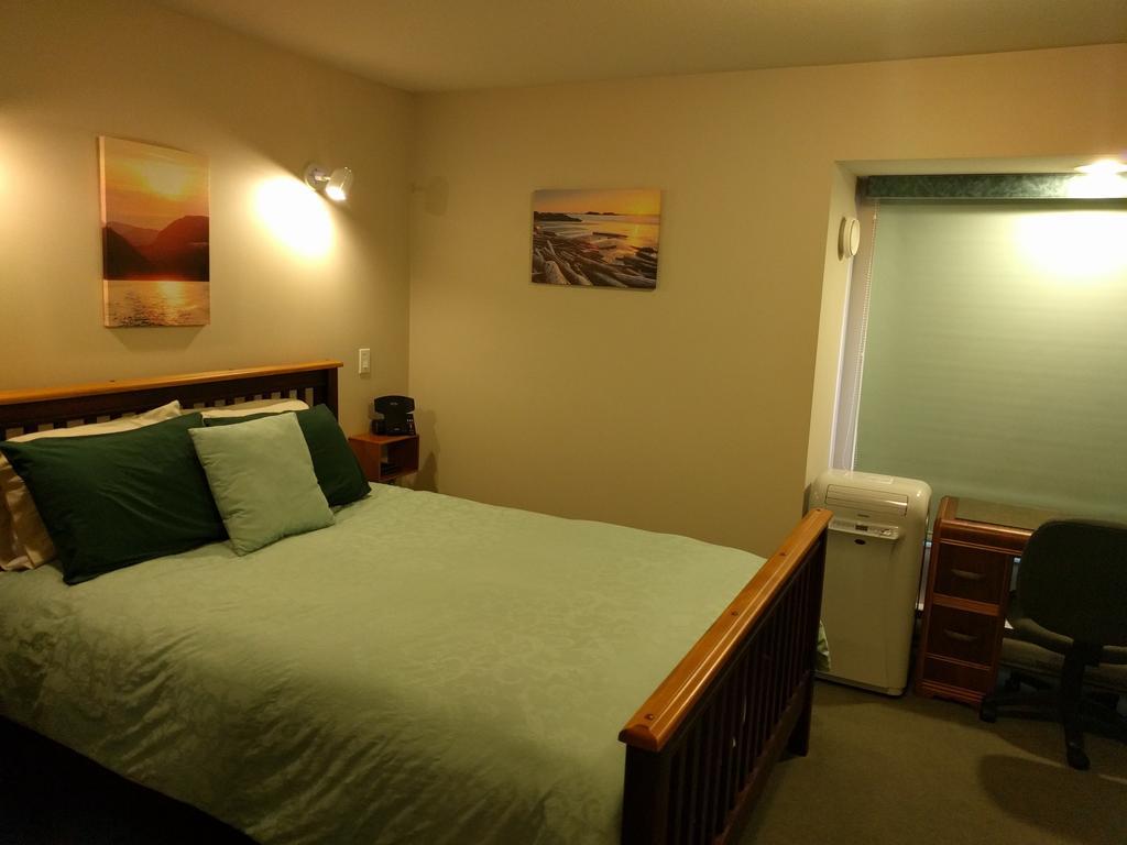 Cedar Wood Lodge Bed & Breakfast Inn Port Alberni Zewnętrze zdjęcie