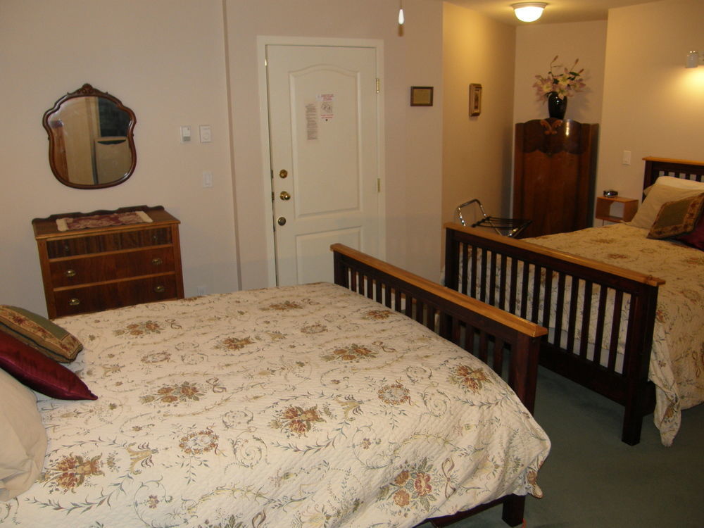 Cedar Wood Lodge Bed & Breakfast Inn Port Alberni Zewnętrze zdjęcie