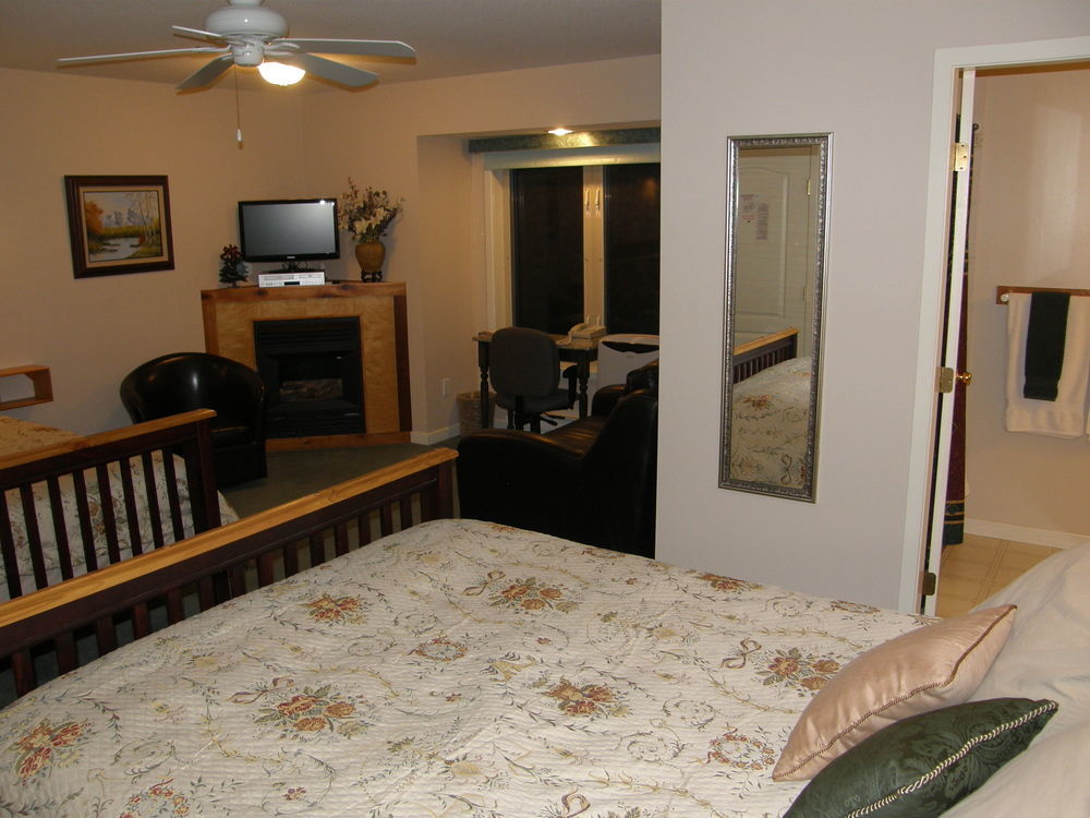 Cedar Wood Lodge Bed & Breakfast Inn Port Alberni Zewnętrze zdjęcie