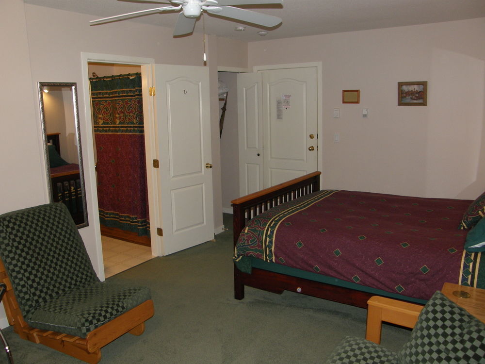 Cedar Wood Lodge Bed & Breakfast Inn Port Alberni Zewnętrze zdjęcie
