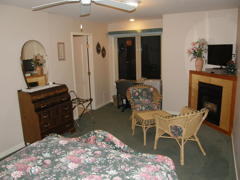 Cedar Wood Lodge Bed & Breakfast Inn Port Alberni Zewnętrze zdjęcie